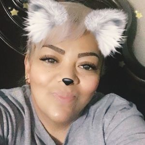 Meet your Posher, Angela